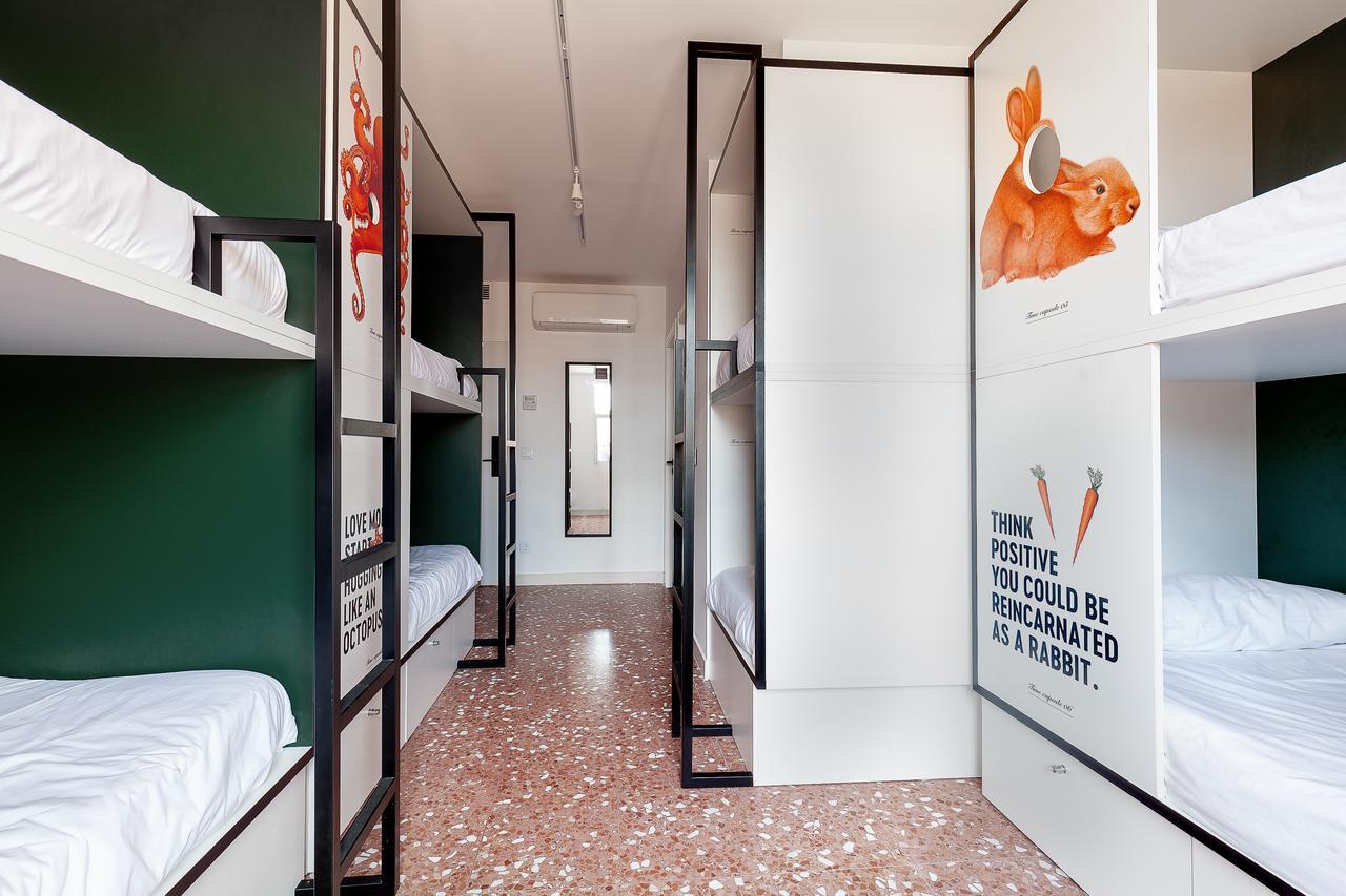 2060 The Newton Hostal Madrid