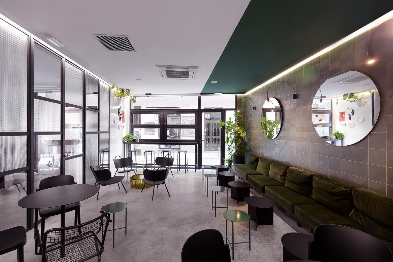 Hostal 2060 The Newton