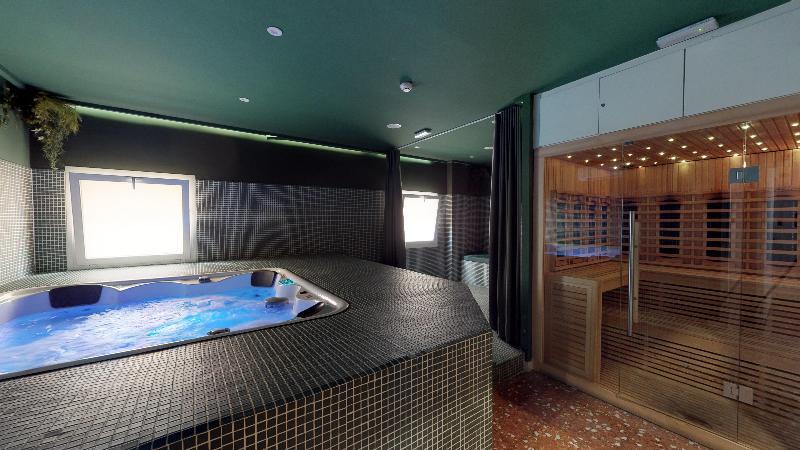 2060 The Newton Hostal Madrid