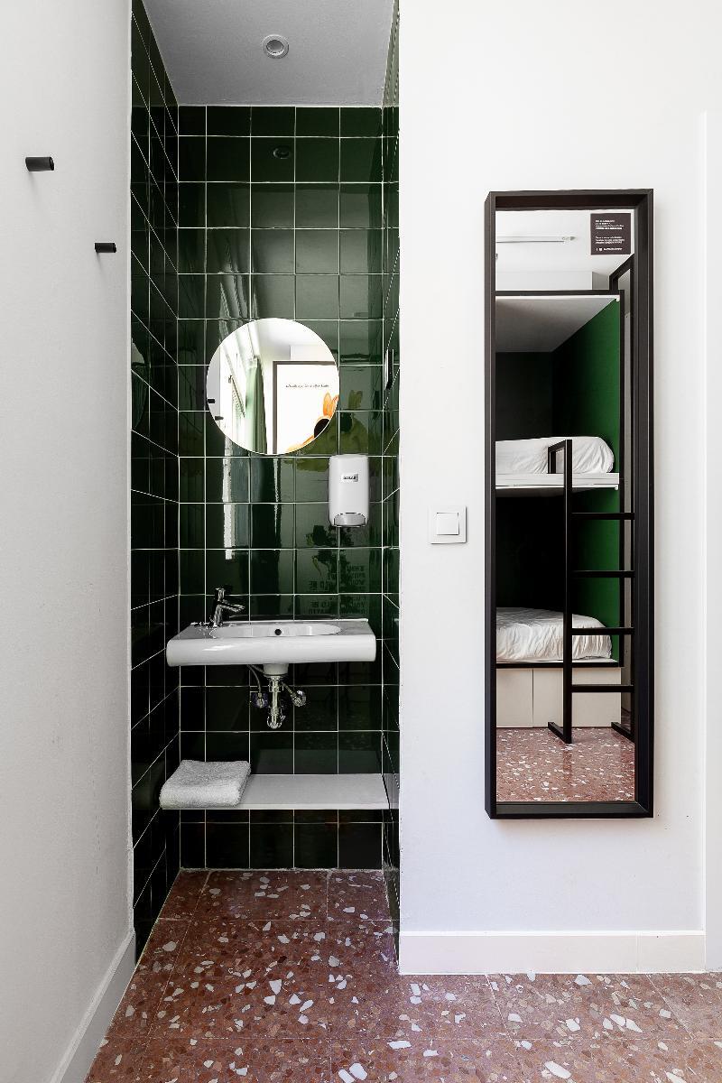 Hostal 2060 The Newton Madrid